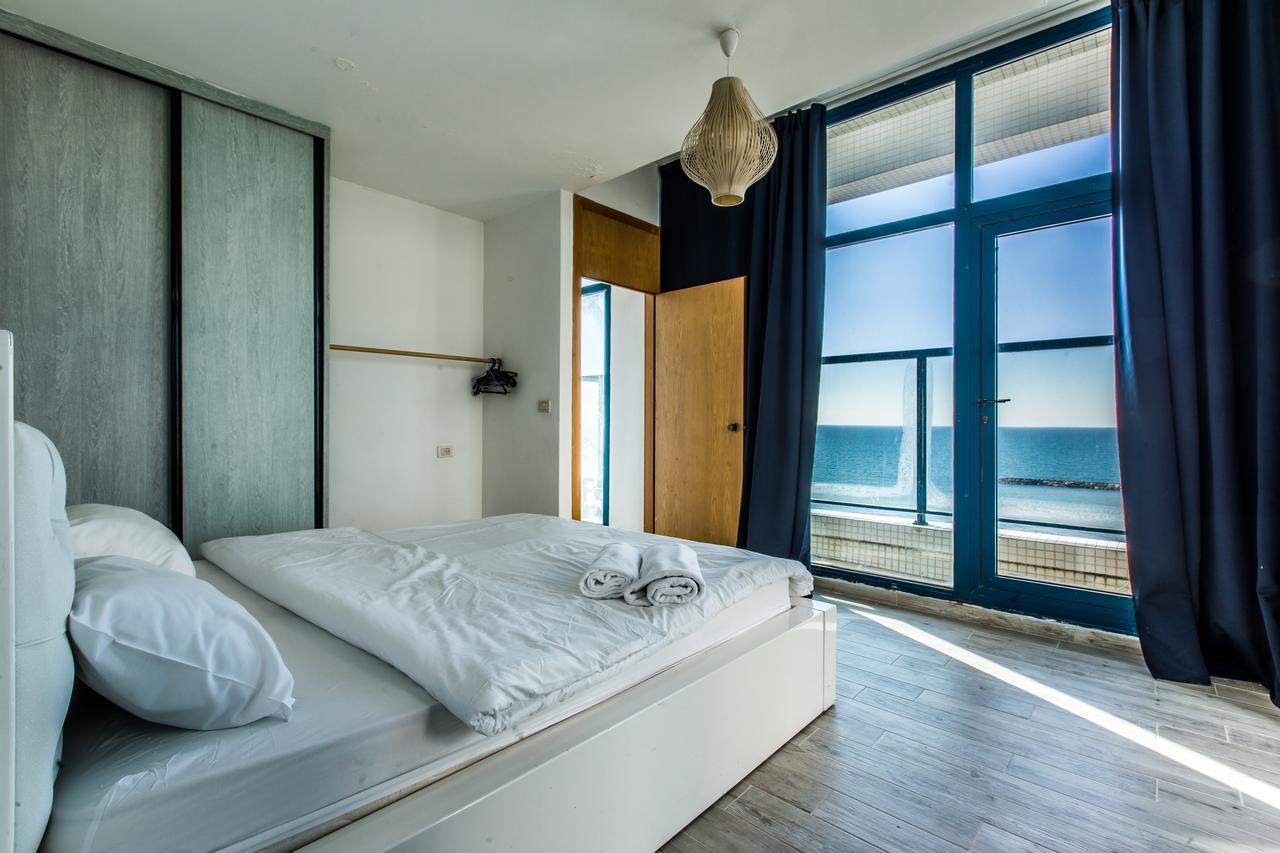 Ocean Front Apartments First Line To The Beach Tel Aviv Ngoại thất bức ảnh